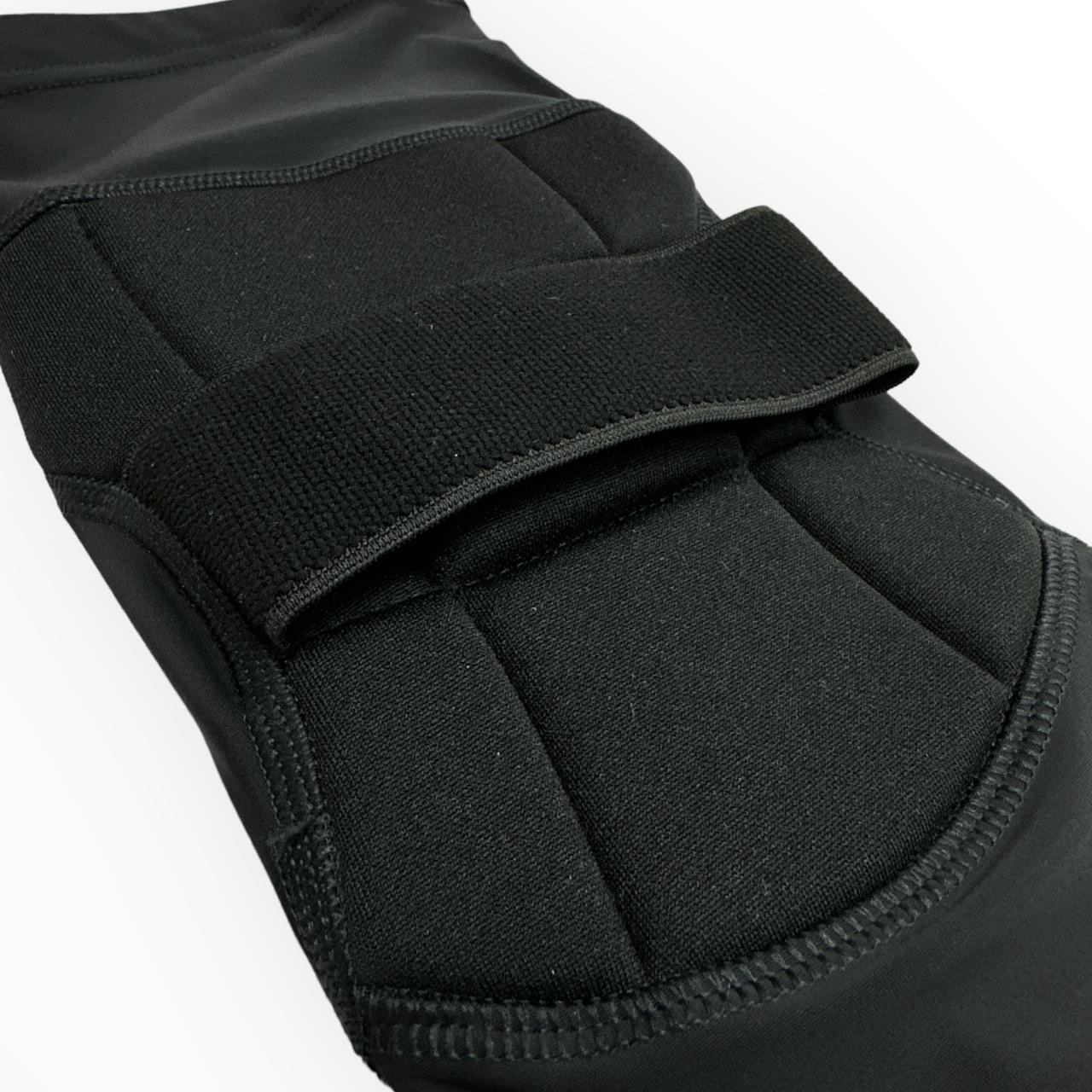 RINAT Protector de Rodilla Negro