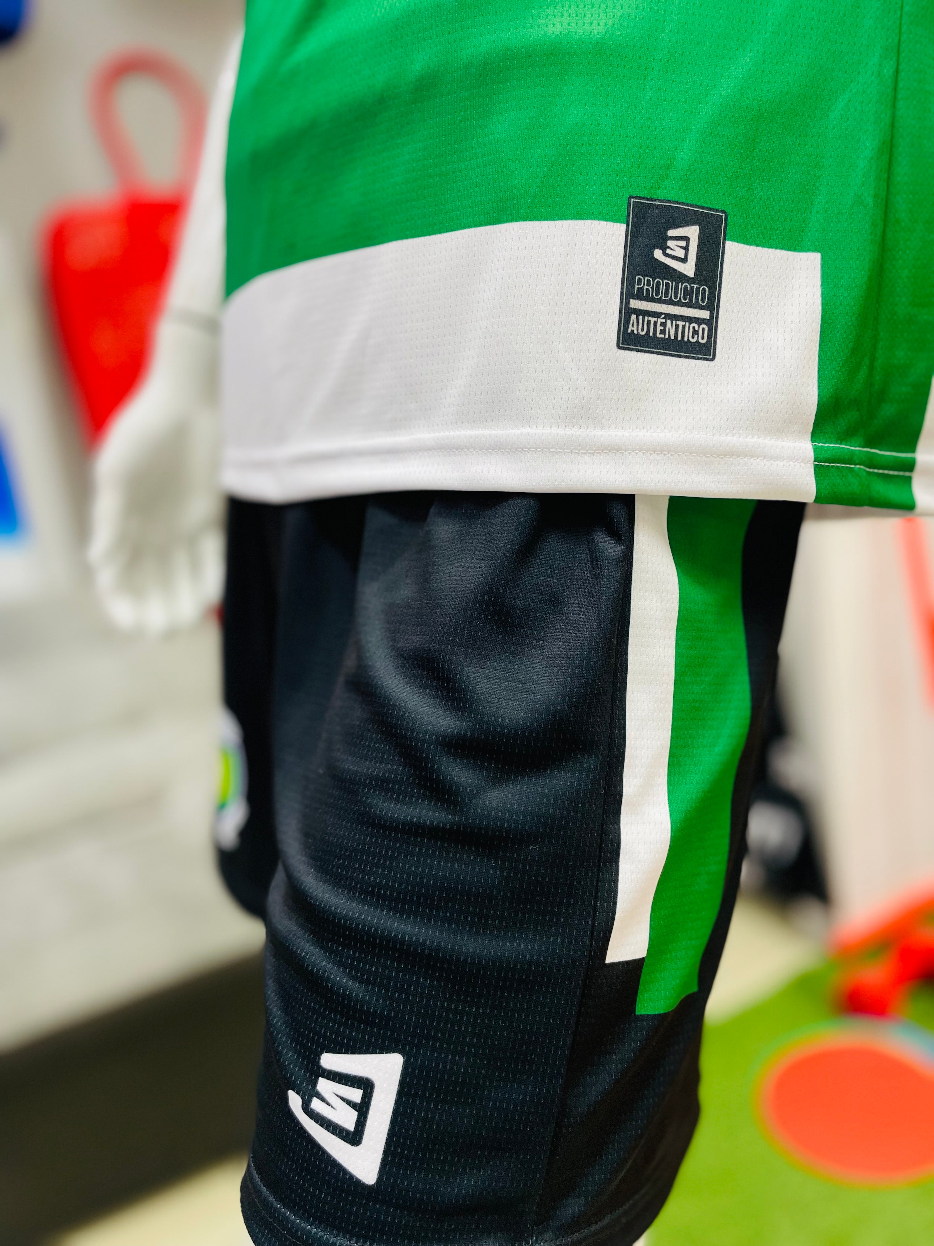 Uniforme Completo C.D. Universidad