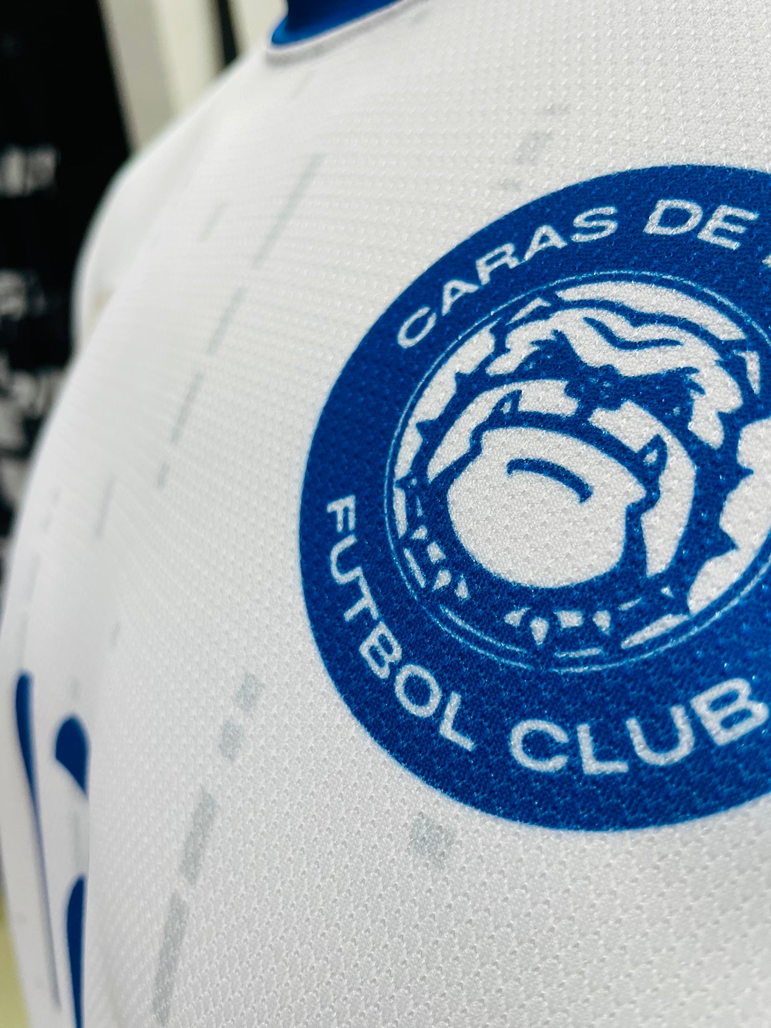 Uniforme completo Caras de Perro