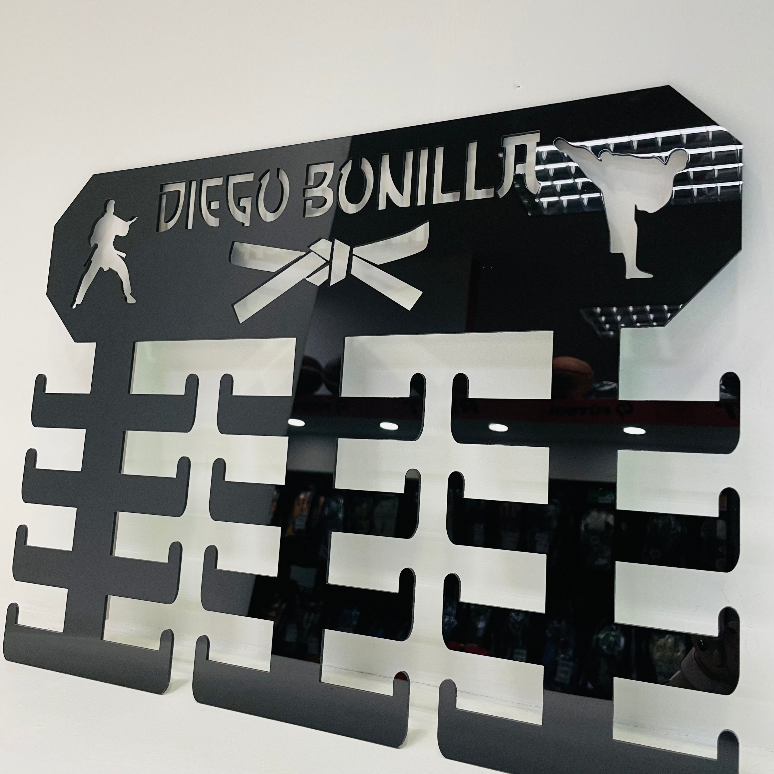 Medallero diseño karate