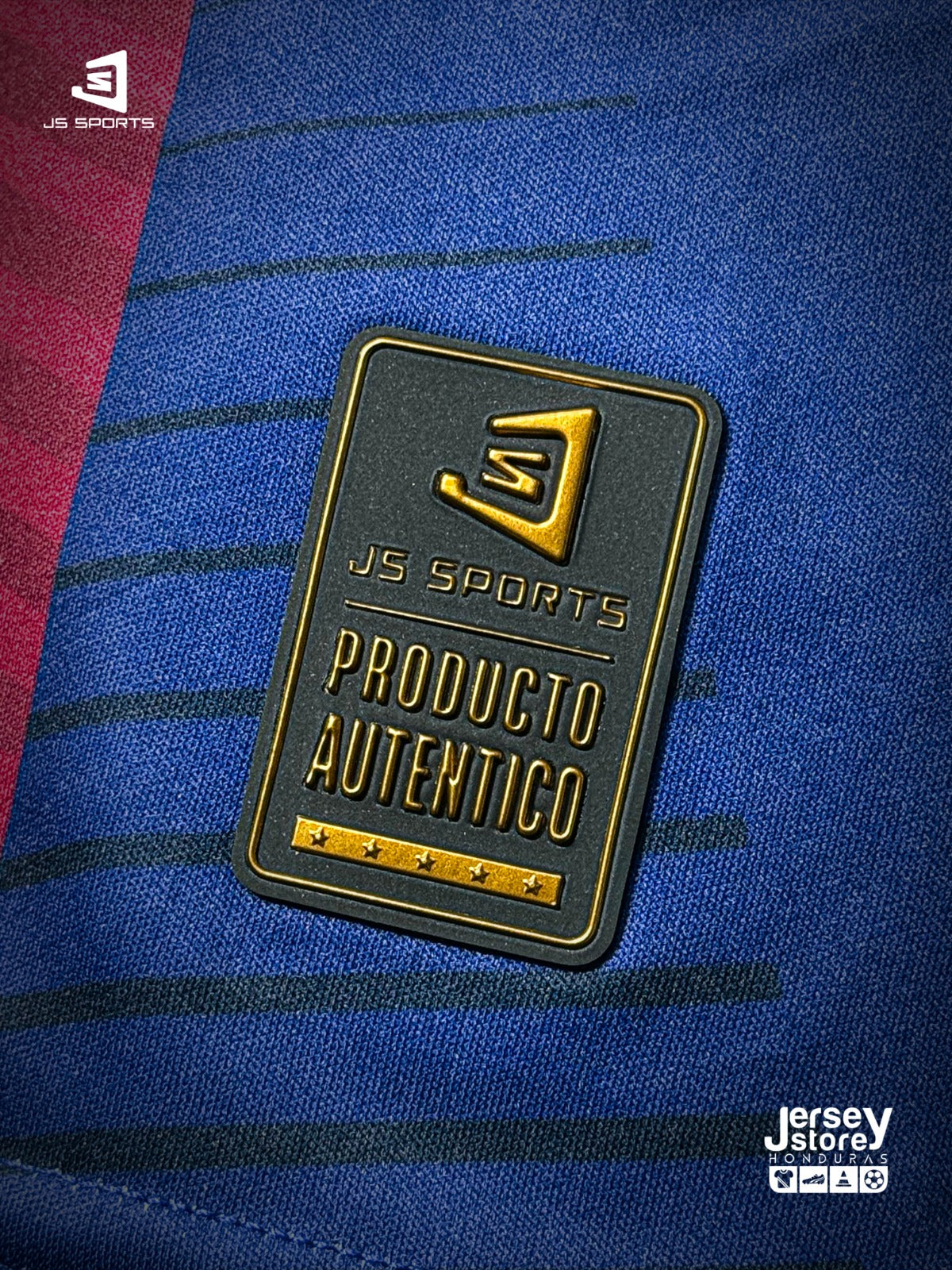 UNIFORME COMPLETO DE LA UNIVERSIDAD CATOLICA