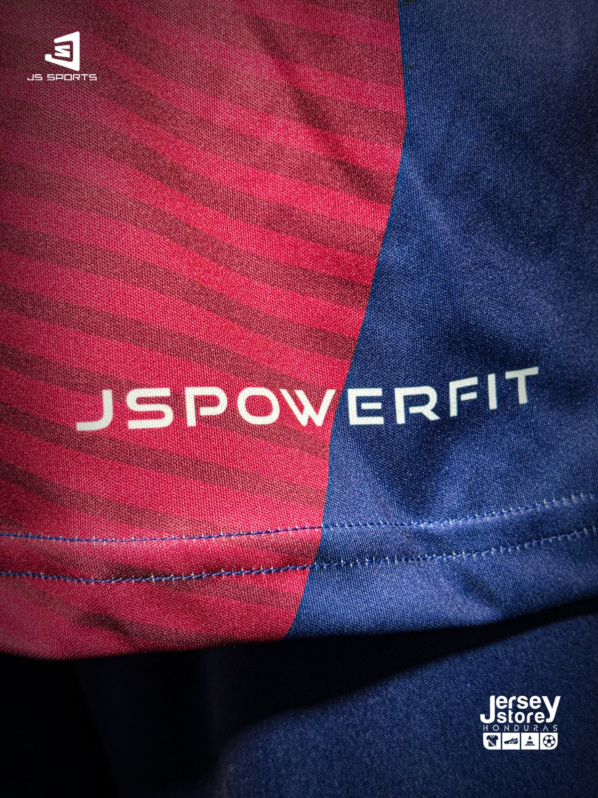 UNIFORME COMPLETO DE LA UNIVERSIDAD CATOLICA